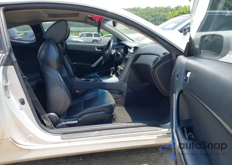 2010 Hyundai Genesis 2.0T Premium z USA, uszkodzony, nr VIN KMHHT6KDXAU016287